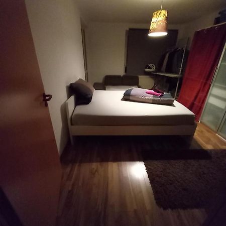 Tolle Private 2-Zimmer Wohnung Im Szene Bezirk Berlin-Friedrichshain Luaran gambar