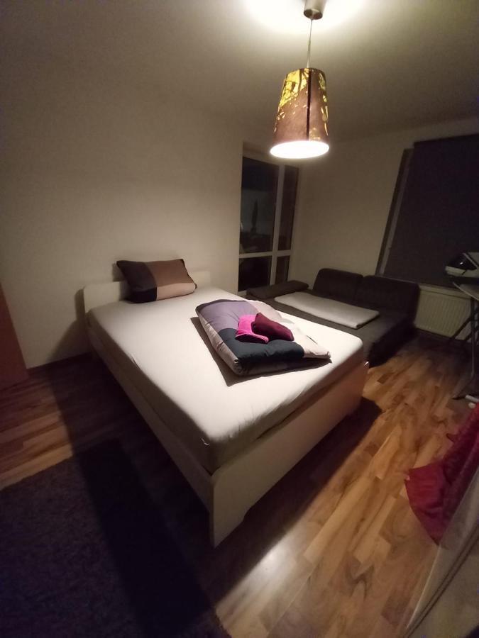 Tolle Private 2-Zimmer Wohnung Im Szene Bezirk Berlin-Friedrichshain Luaran gambar