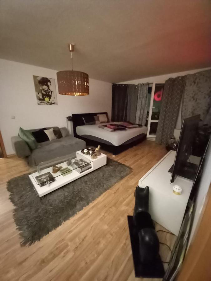 Tolle Private 2-Zimmer Wohnung Im Szene Bezirk Berlin-Friedrichshain Luaran gambar